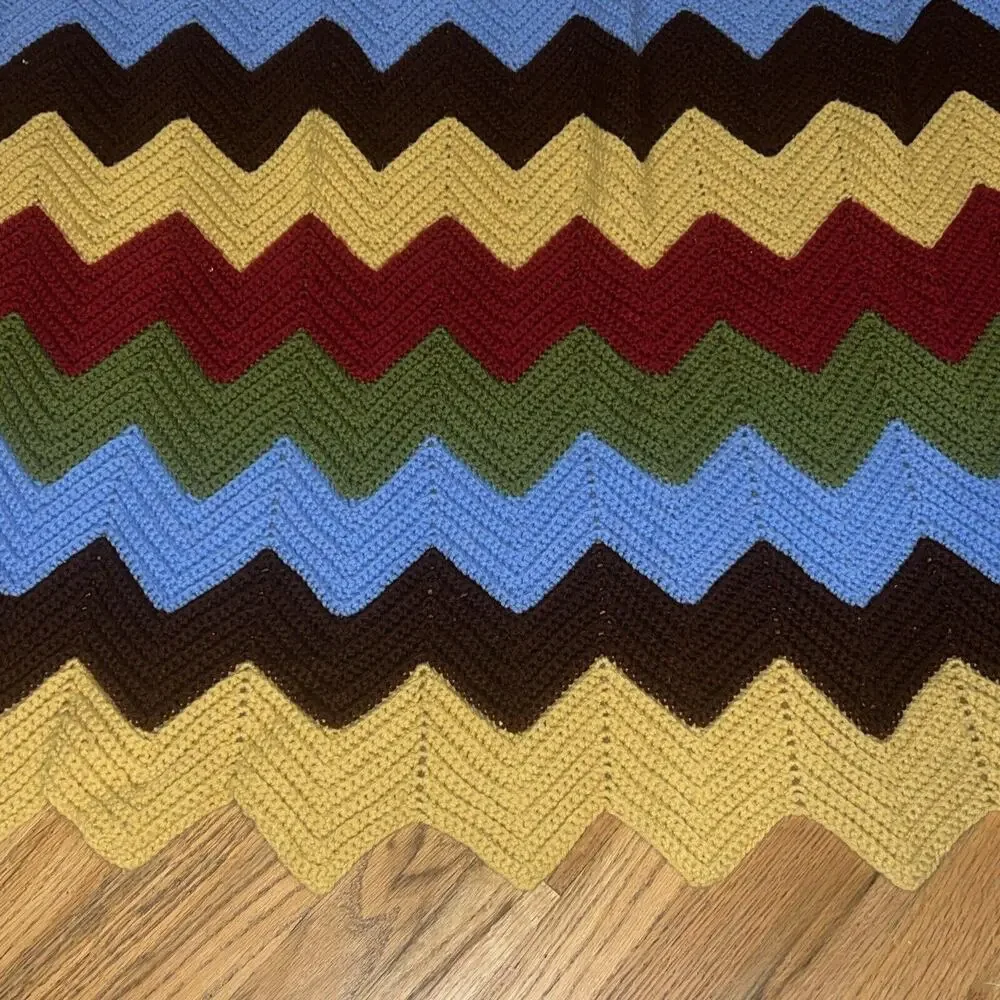 Vtg Handmade Retro Afghan Blanket Zig Zag Chevron Blue Green Yellow Red 77 X 52”